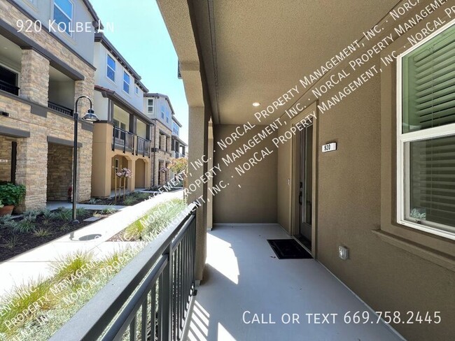 Building Photo - 920 Kolbe Ln