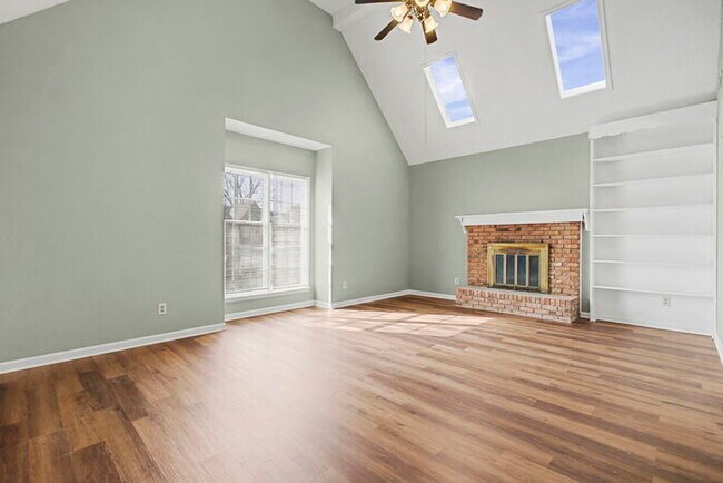 Building Photo - YOU DON'T WANT TO MISS THIS ONE!!!! SECTION 8 WELCOMED !!!!!