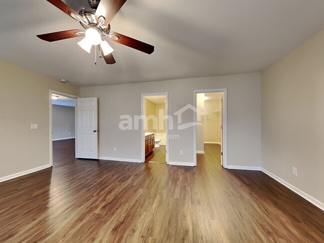 Building Photo - 3026 Crusades St