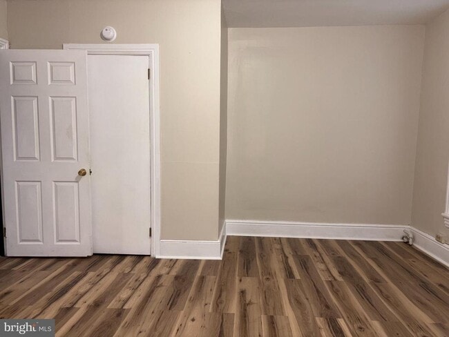 Building Photo - 121 E Washington St