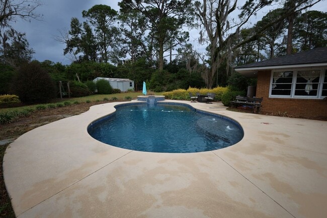 Building Photo - 2524 Jerry Jones Dr