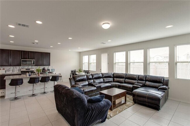 Building Photo - 9109 Garnet Dr