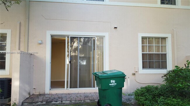 Building Photo - 2853 SW 85th Ave