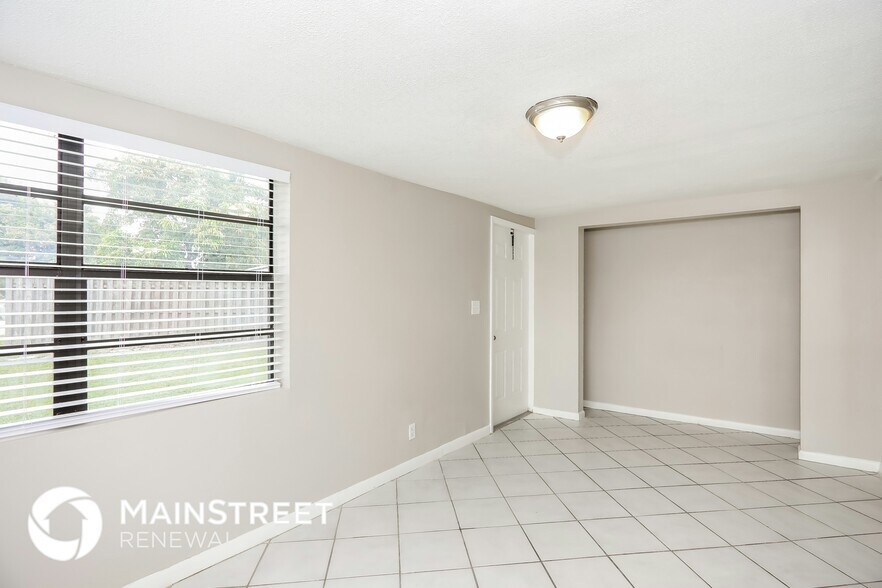 Building Photo - 1367 NE 27th St