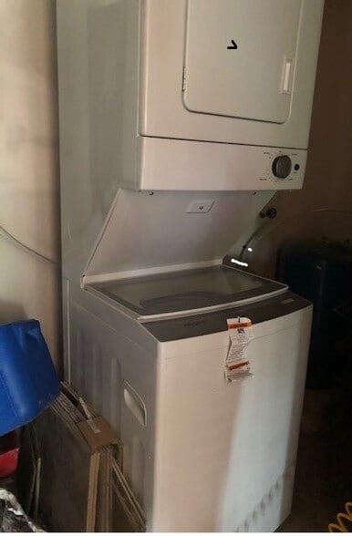 Washer-Dryer in Equipment Room - 9031 E Circle Dr S