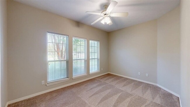 Building Photo - 2350 Kendal Green Cir