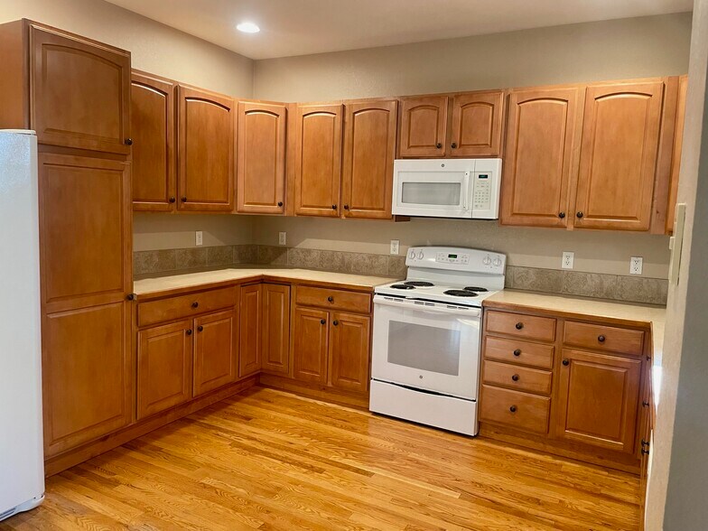 Building Photo - 2738 Autumn Harvest Way