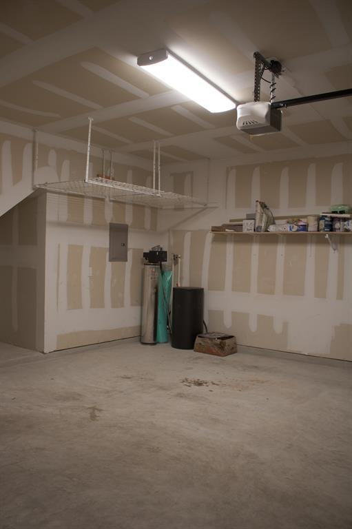 Building Photo - 604 Trail Dust Dr