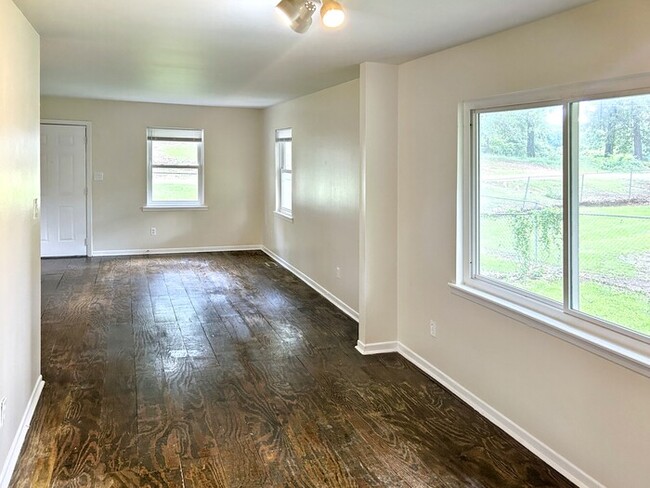 Building Photo - 3509 Willard Ave SW