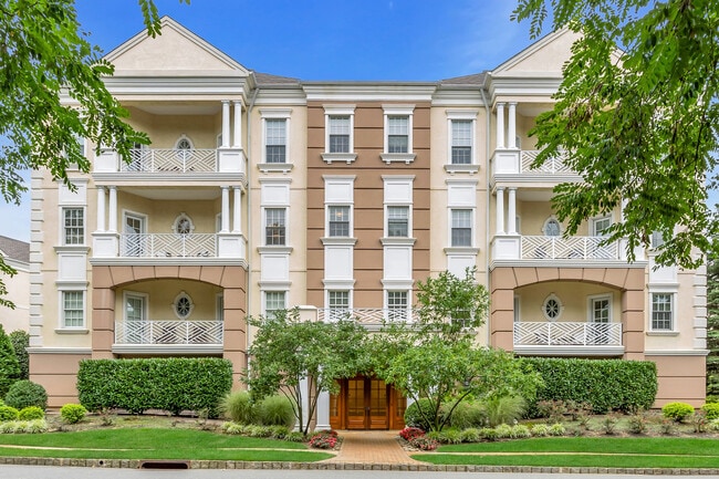 Primary Photo - 1021 Oval Rd