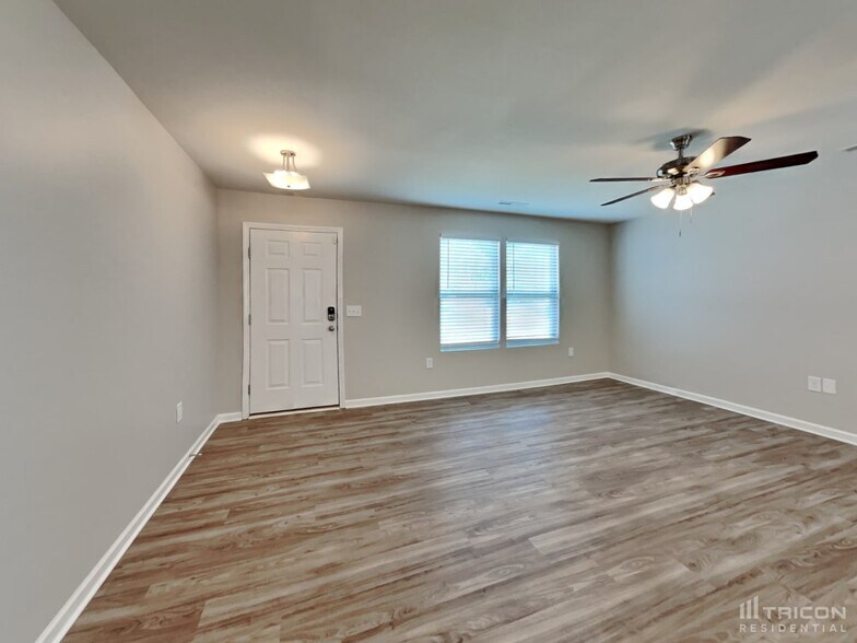 Building Photo - 4910 Red Poll Dr