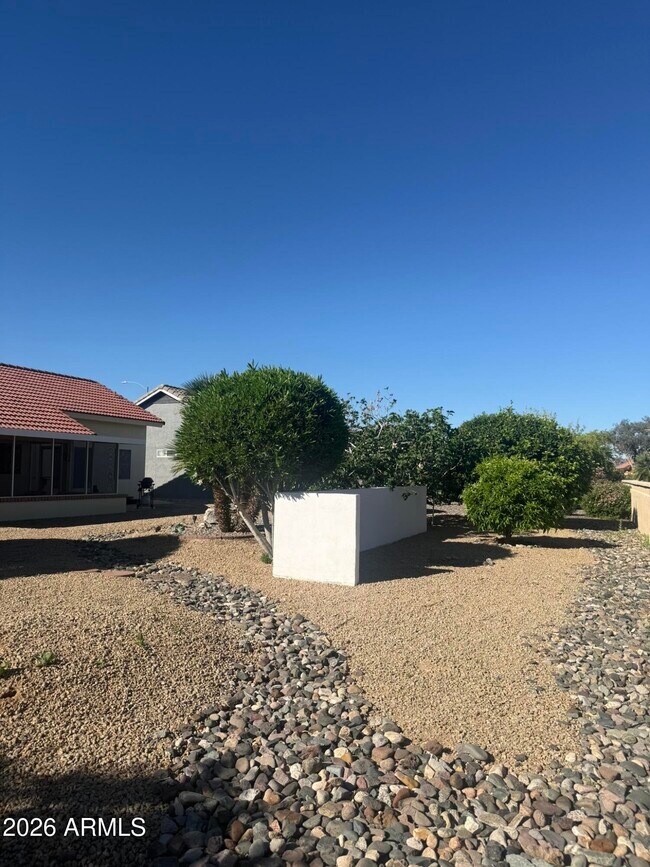 Building Photo - 14518 W Heritage Dr