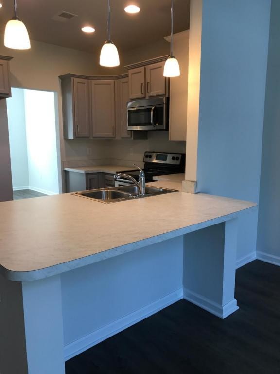 Building Photo - 1047 Tee Shot Drive