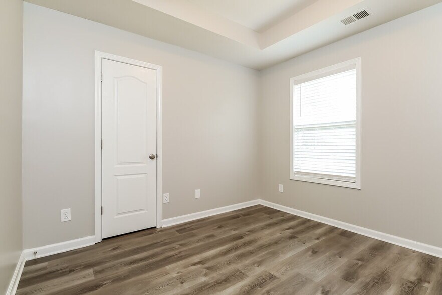 Building Photo - 1021 Bluecoat Cir