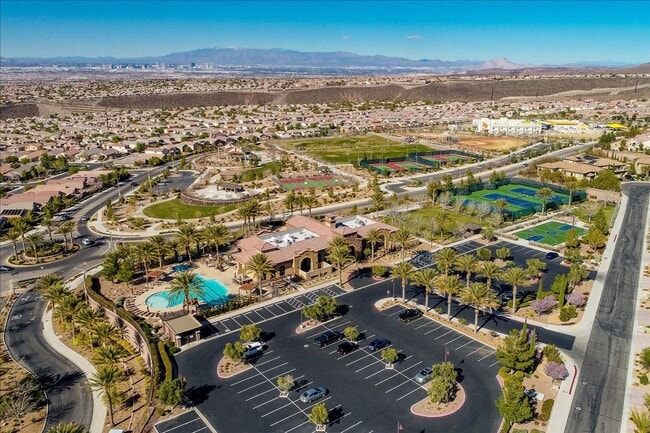 Building Photo - Stunning 1-story home in the prestigious Club at Madeira Canyon guard gated community!