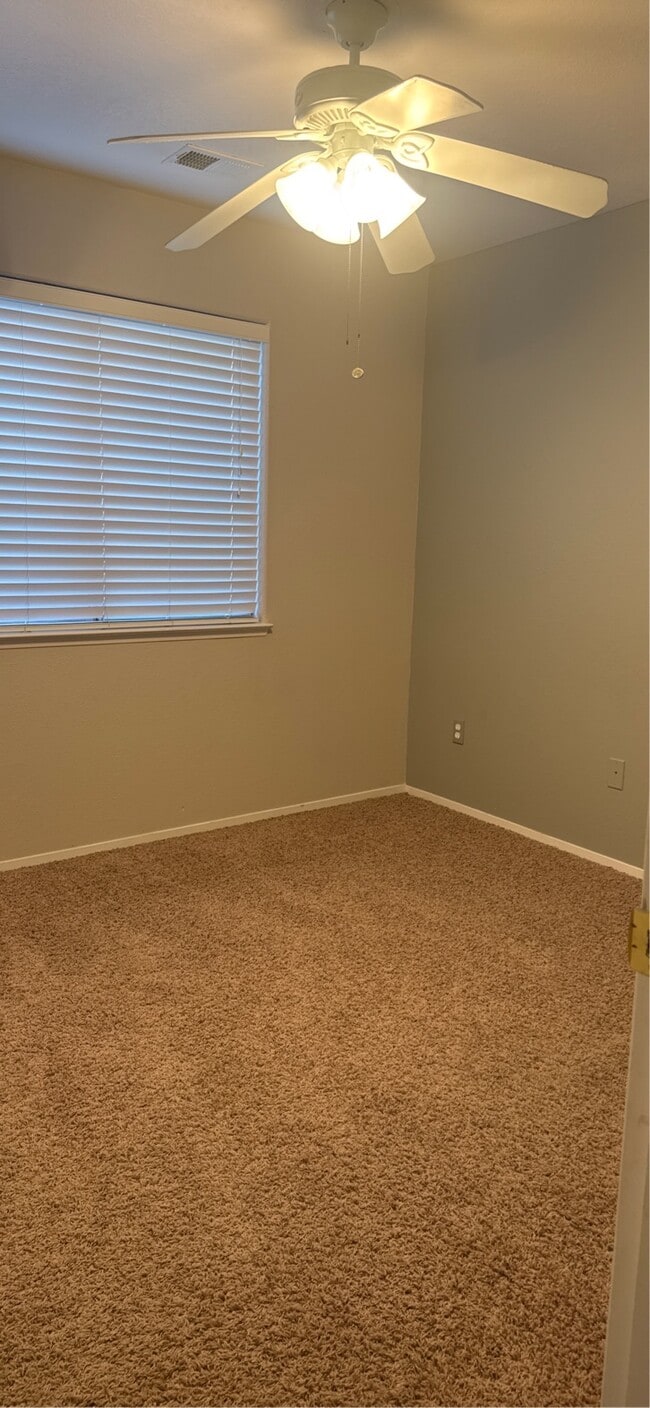 Building Photo - 10704 Sunset Canyon Dr