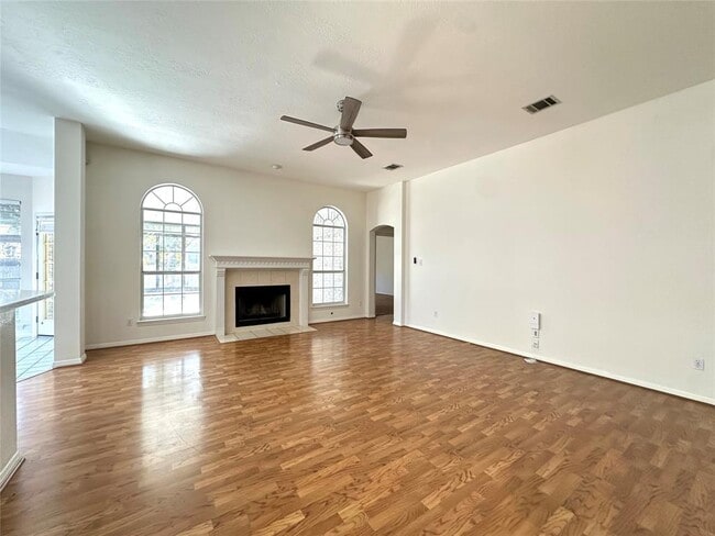 Building Photo - 10305 Open Gate Dr