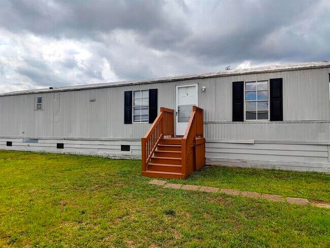 Building Photo - 4409 Rainbow Ln