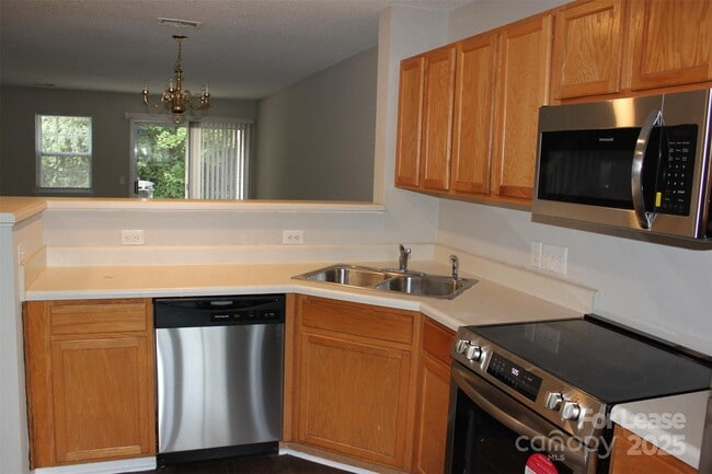 Building Photo - 17013 Turning Stick Ct