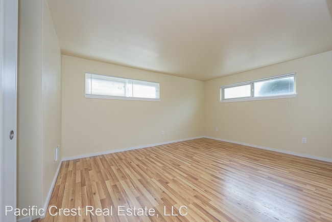 Building Photo - 1000 E Aloha St