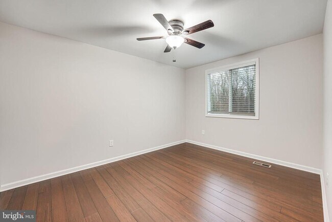 Building Photo - 3206 Shaw Park Ct