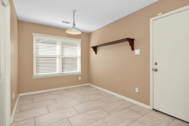 Building Photo - 10822 Oak Acres Dr