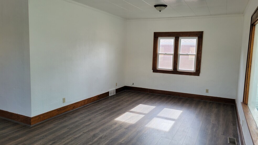 Building Photo - 1381 3rd St