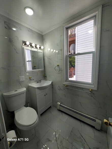 Building Photo - 253 Bowers St