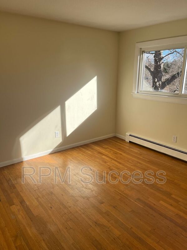 Building Photo - 841 Tucker Rd