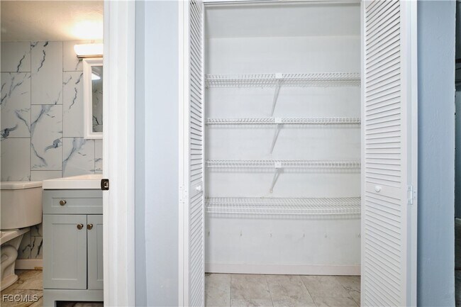 Building Photo - 824 Alderman St