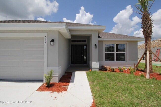 Building Photo - 616 Kylar Dr NW