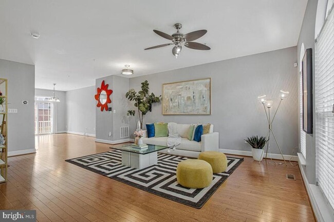Building Photo - 505 Jurgensen Pl
