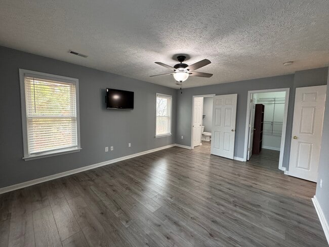 Building Photo - 42 Lodge Rd