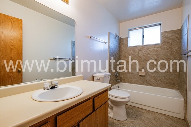 Building Photo - 4727 S 1300 E