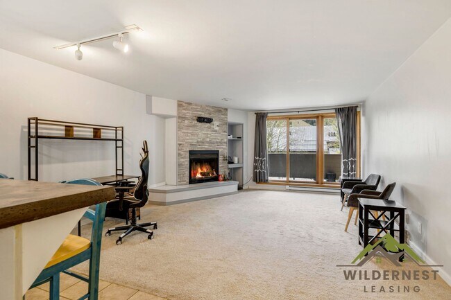 Building Photo - Steps to the Runs, Mountain Views, Spacious Ski Run 1 Bedroom Condo