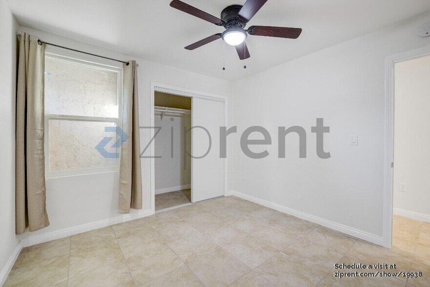 Building Photo - 1447 N Mountain Ave
