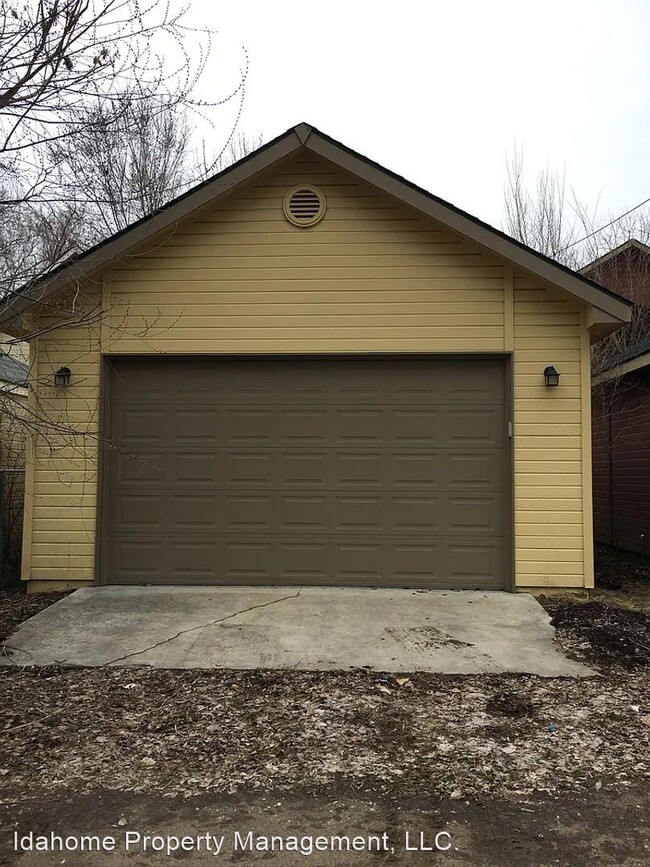 Building Photo - 3 br, 2.5 bath House - 1615 S Denver Ave