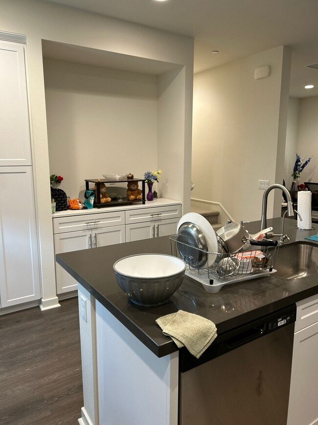 Building Photo - 344 Millstream Ct