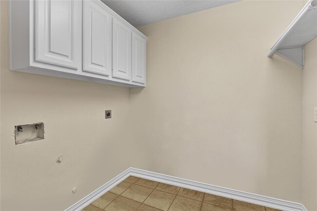 Building Photo - 2416 Spoonbill Dr