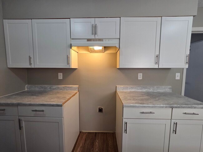 Building Photo - 6369 Golden Park Dr