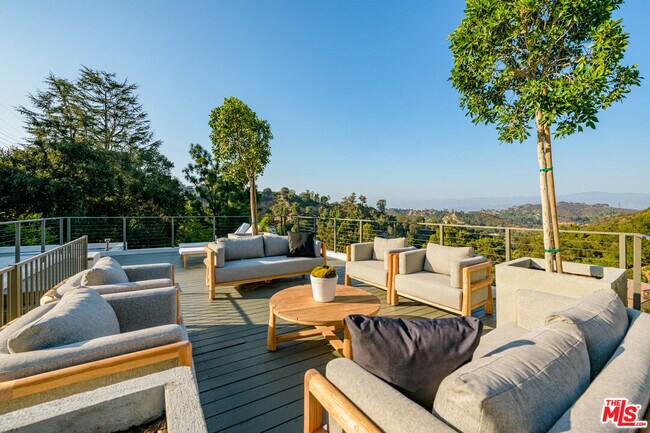 Building Photo - 8896 Lookout Mountain Ave