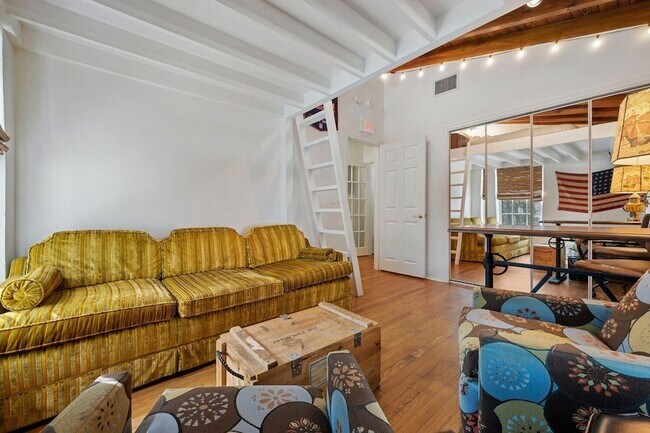 Building Photo - 302 NW 16th St