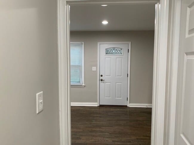 Building Photo - Beautiful two bedroom one bath near Campbellton and 166