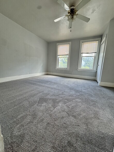 Bedroom - 4917 Marion Ave