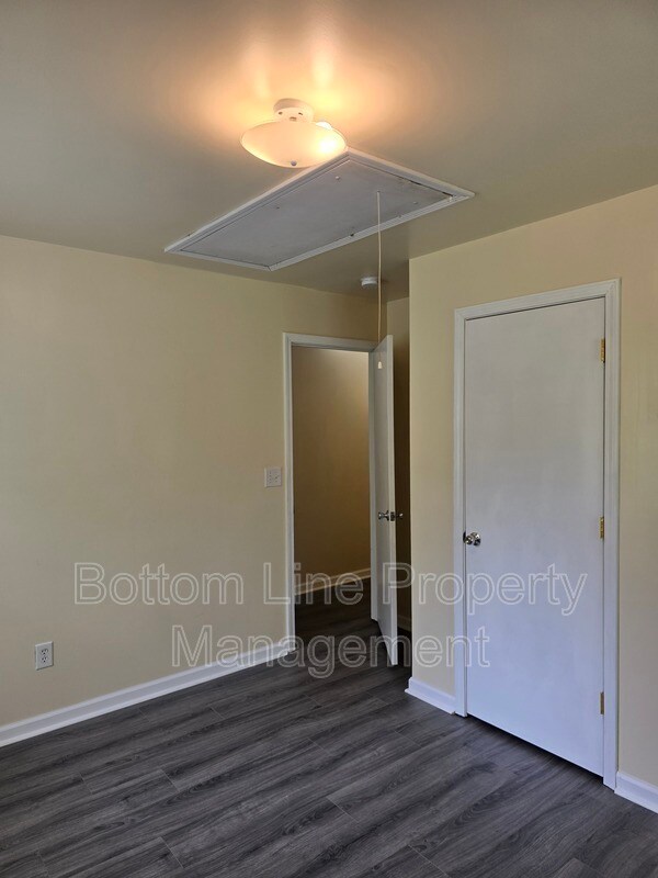Building Photo - 5326 Eaton Cir