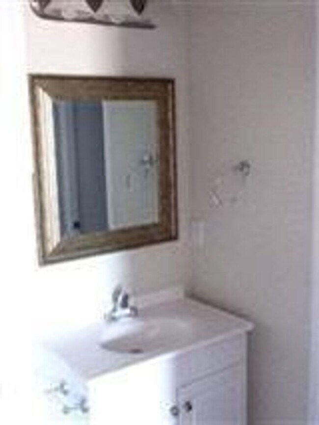 Building Photo - Pre-leasing for July.