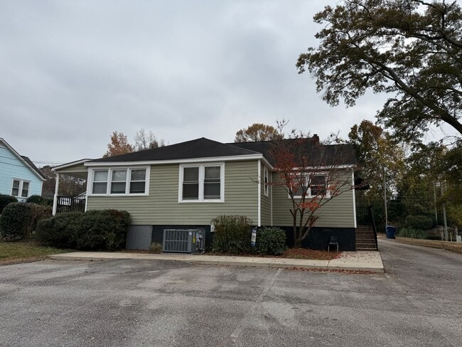 Building Photo - Lexington Office Space-Please call the Lexington Office to schedule tours: 803-359-0793