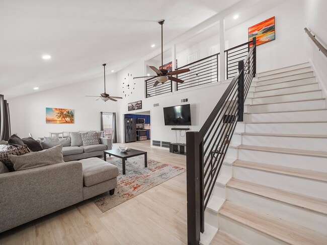 Building Photo - 8007 Beluche Dr