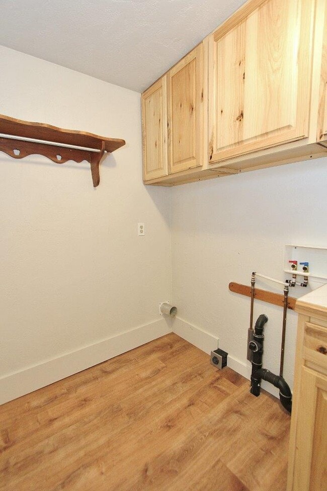 Building Photo - 3344 W South Slope Rd