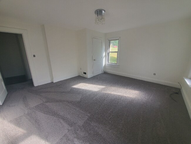 Building Photo - 20 Euclid St